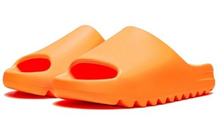 Load image into Gallery viewer, YEEZY SLIDE "ENFLAMEO ORANGE"