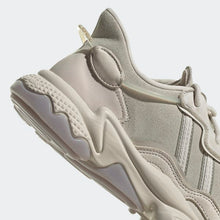 Cargar imagen en el visor de la galería, ADIDAS "OZWEEGO GREY"