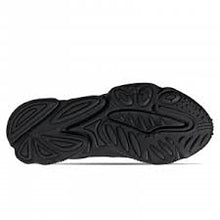 Cargar imagen en el visor de la galería, ADIDAS "OZWEEGO BLACK"