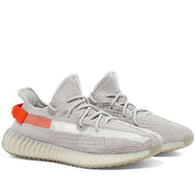 Cargar imagen en el visor de la galería, YEEZY BOOST 350 V2 &quot;TAIL LIGHT&quot;
