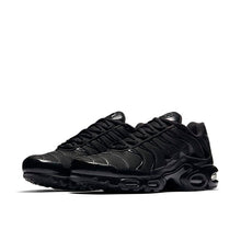 Cargar imagen en el visor de la galería, AIR MAX PLUS TN &quot;BLACK&quot;
