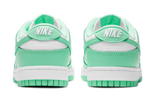 Cargar imagen en el visor de la galería, DUNK &quot;GREEN GLOW&quot;
